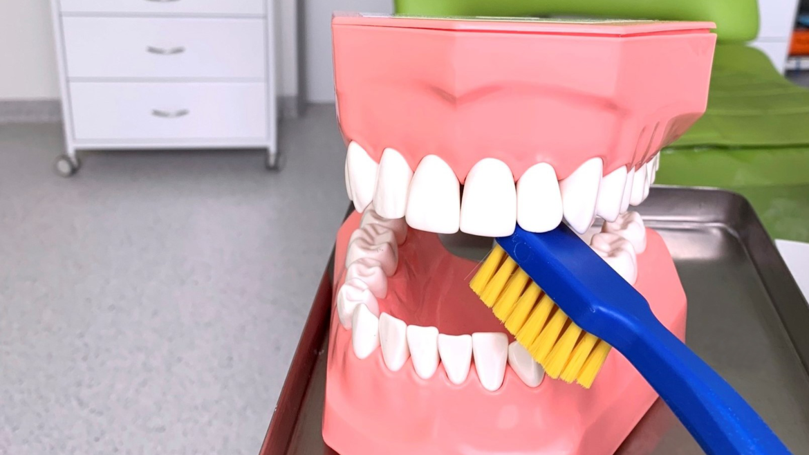 Poplatky za dentálnu hygienu: Vieme, na čo máte nárok od poisťovní v roku 2022!